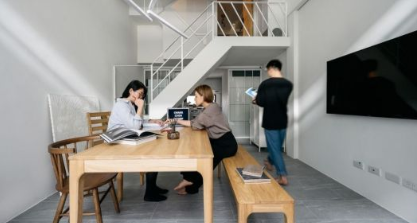 「家」如美术馆般淡雅独特!38平方混搭宅展现全龄友善的贴心设计 「家」如美术馆般淡雅独特!38平方混搭宅展现全龄友善的贴心设计